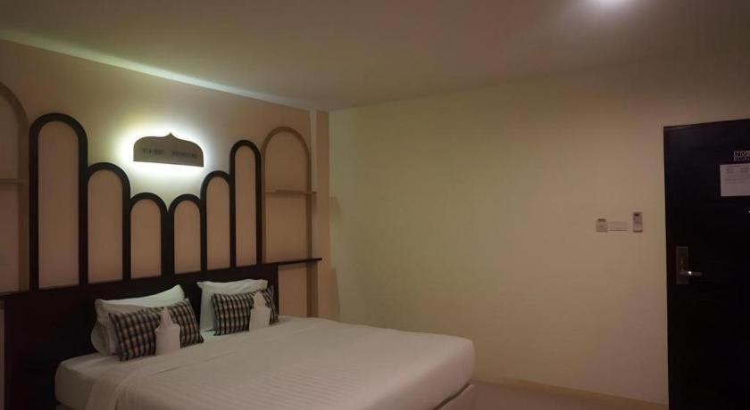 The Rice Hotel Roi Et Extérieur photo