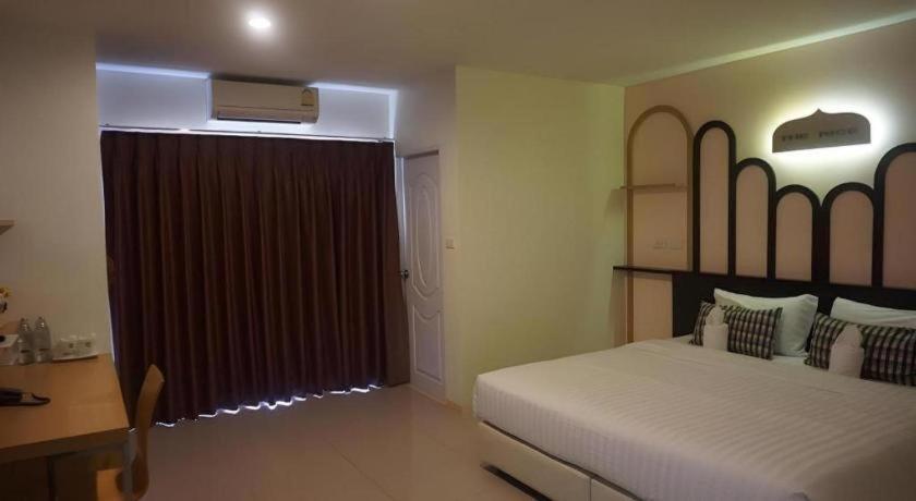 The Rice Hotel Roi Et Extérieur photo